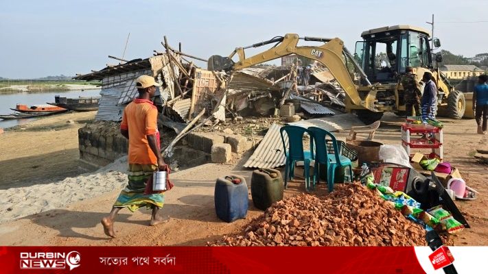 মোহনগঞ্জে ধনু নদীর পাড় দখলমুক্ত: মাদক ও অসামাজিক কাজের আস্তানা উচ্ছেদ