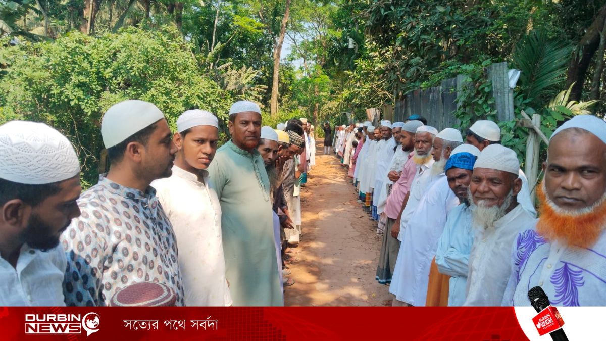 ভোলার চন্দ্র প্রসাদে ৫০০ মিটার সড়কের বেহাল দশা: দুর্ভোগে প্রায় ১২ হাজার মানুষ