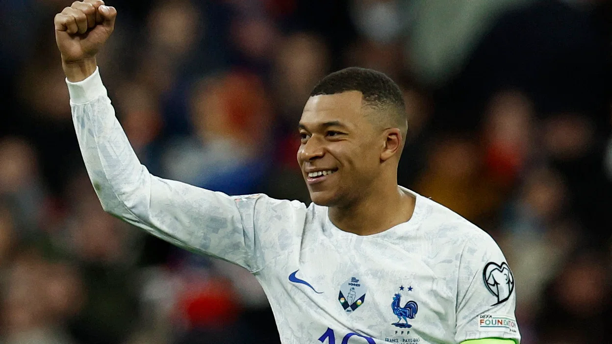 বেনজেমাকে ছাঁড়িয়ে গেলেন এমবাপ্পে